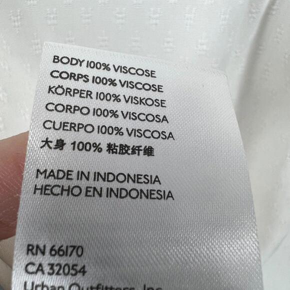 Anthropologie Ruffled Button Up Blouse Womens XS White Pearl Buttons NWOT - Picture 12 of 16